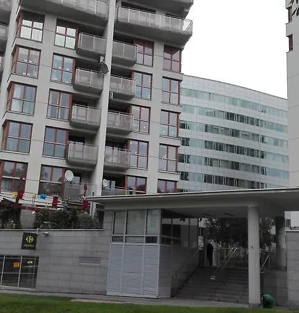 - Wyscigowa Apartment Warsaw